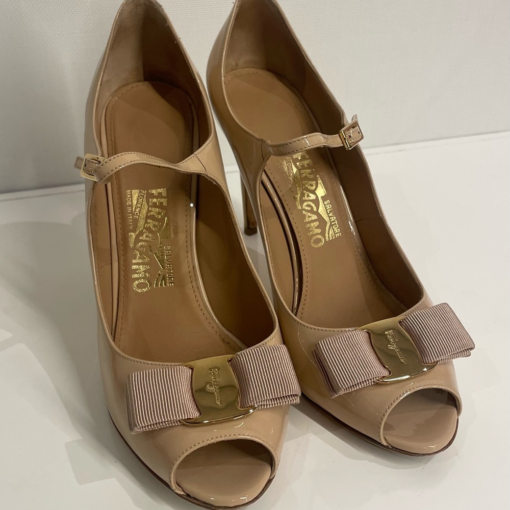 Salvatore Ferragamo Beige Heels